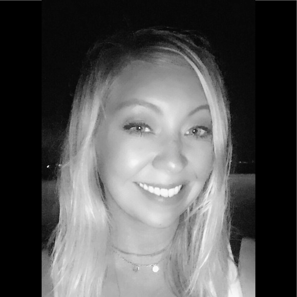 Meet your Posher, Amanda - Picture 1 of 1